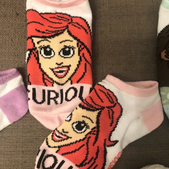 Disney princess girls ankle 5 pairs of socks size 10-13. New, never worn - Picture 3 of 6